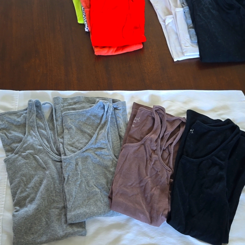 COPY - Lot of 4, neutral colored Isabel Maternity tank tops, size S